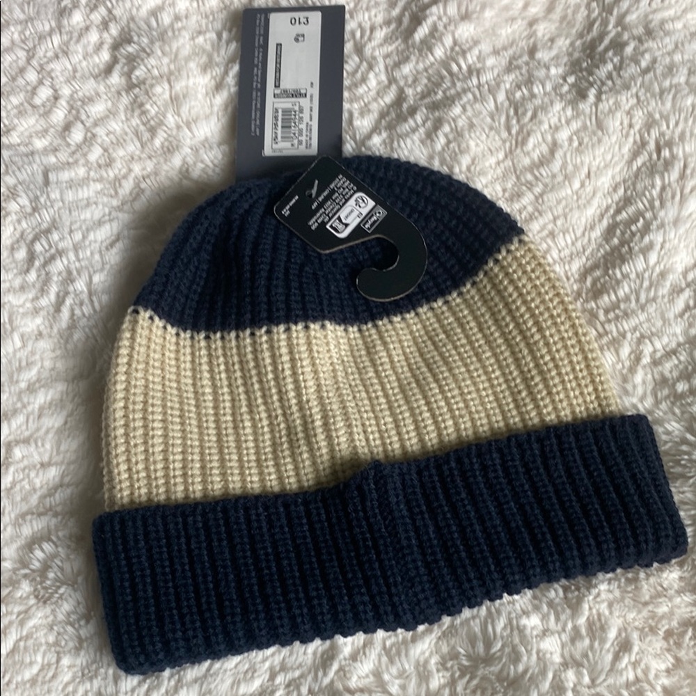 🍄Navy and Cream Knit Beanie